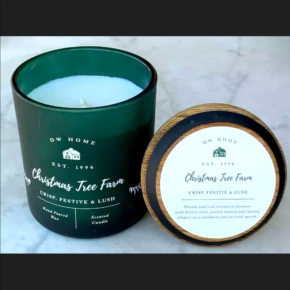 DW HOME CHRISTMAS TREE CANDLE RICHLY SCENTED NEW